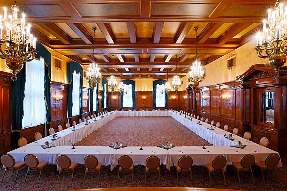 The Fort Garry Hotel, Spa and Conference Centre, an Ascend Collection Hotel