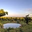Tingala Lodge - Bed in the Bush