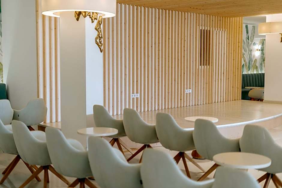 R2 Buganvilla Hotel & Spa