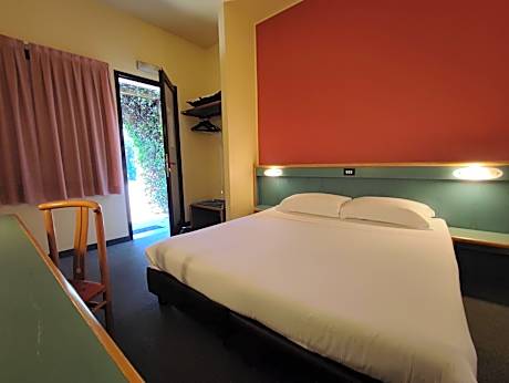 Economy Double or Twin Room