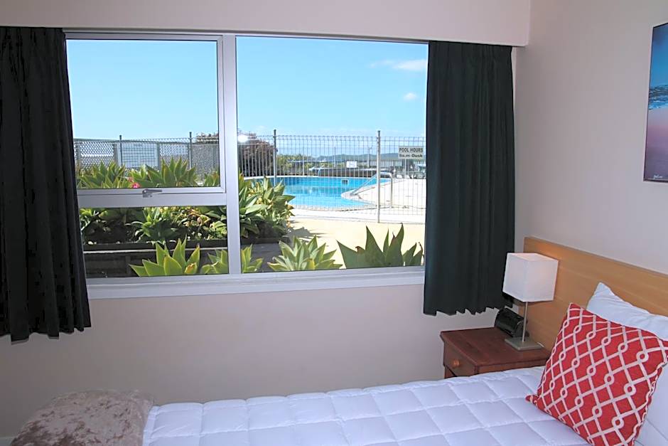 Cook's Lookout Motel