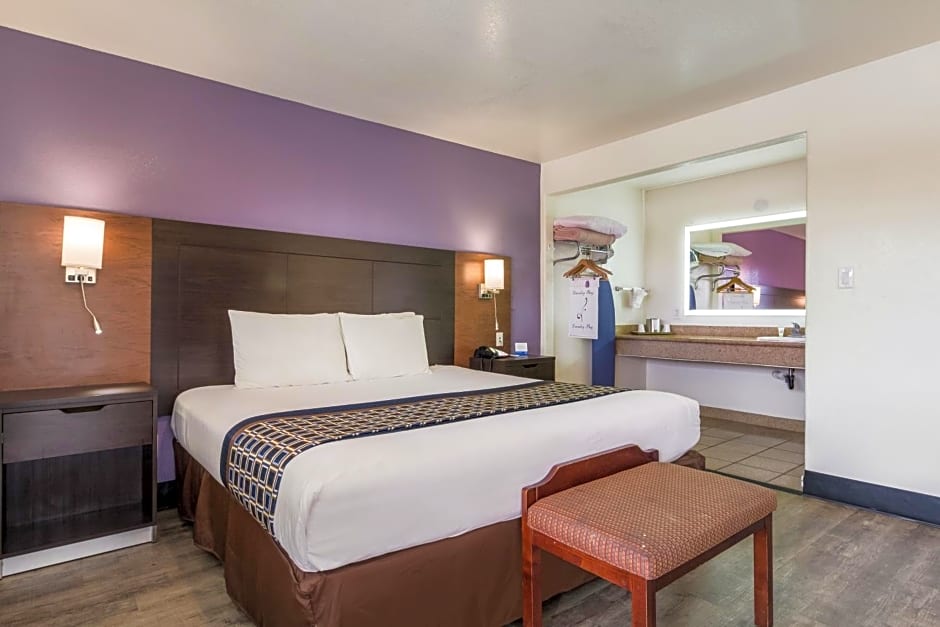 Rodeway Inn near Downtown Monterey