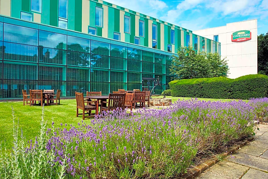 Courtyard by Marriott London Gatwick Airport