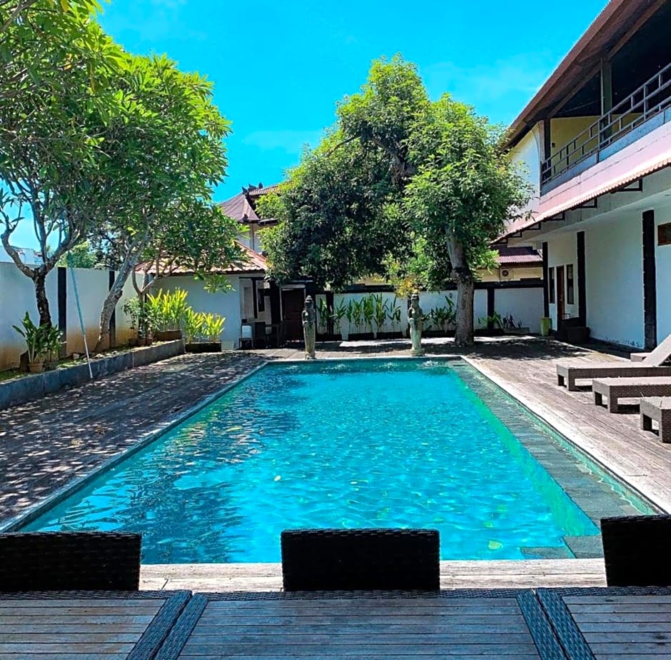 Mirah Hostel Legian