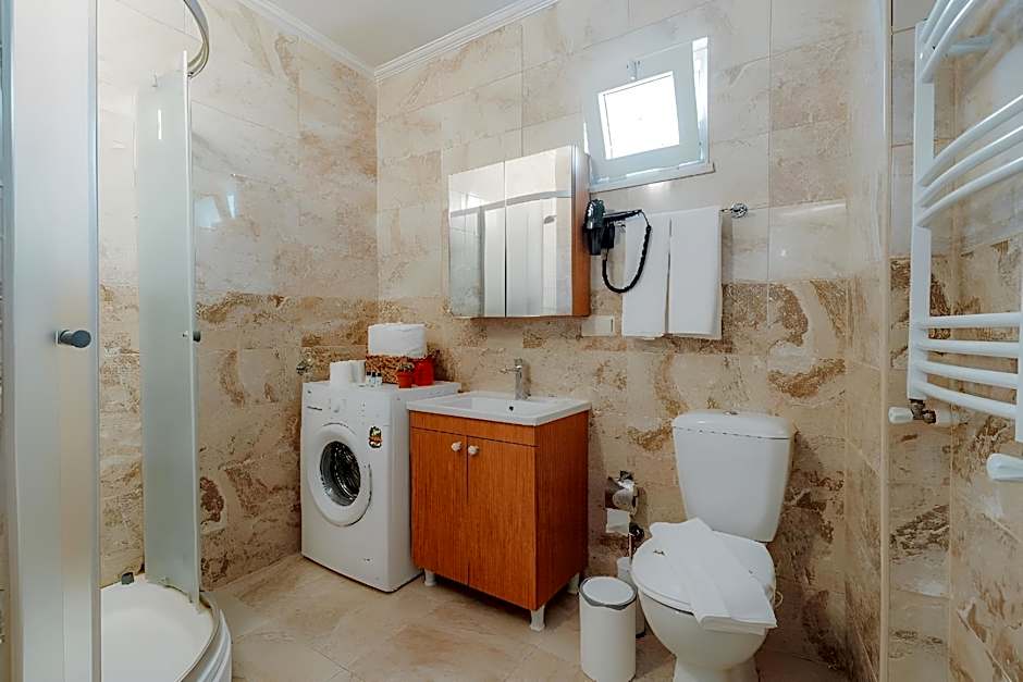 Umut Apartments
