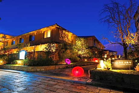 Temple Town Hotel WAQOO Horyuji
