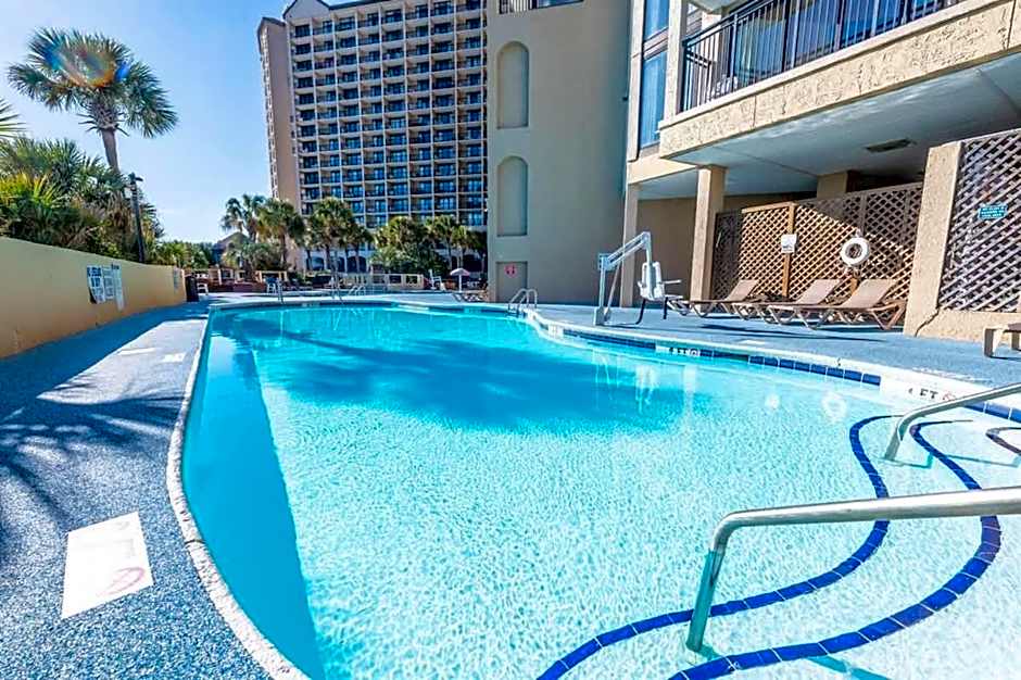 Oceanfront Views, Recently Renovated Kitchen,Pools
