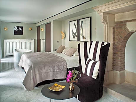 Suite with Garden View