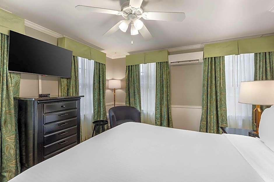 Essex Street Inn & Suites, Ascend Hotel Collection