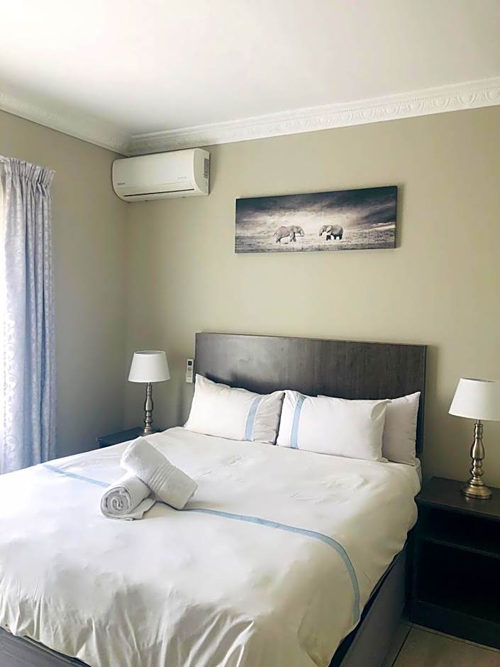 La Bronze Guest Lodge