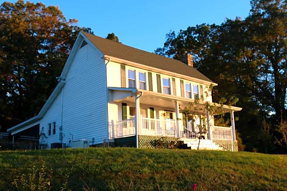 Awesome Flat Top Farmhouse