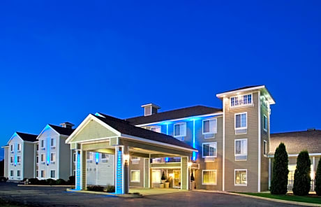 Holiday Inn Express & Suites New Buffalo, MI, an IHG Hotel