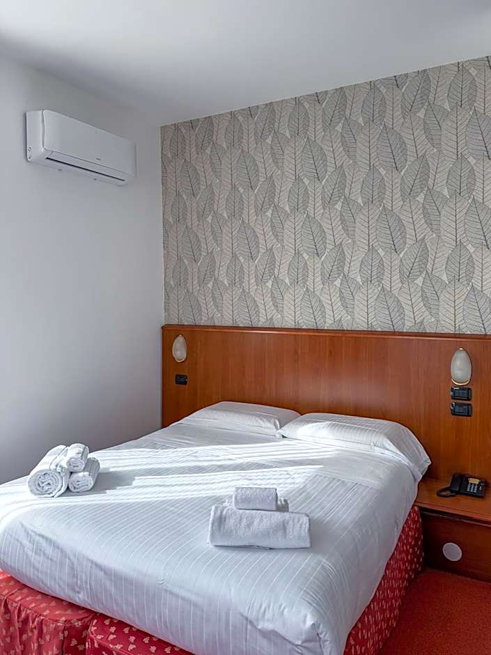 Fell Hotel