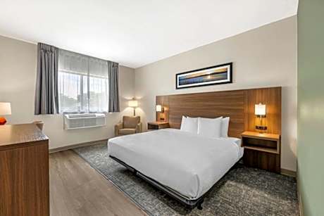 King Room - Accessible/Non-Smoking