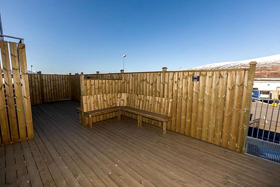 Akureyri Lux Apartments with hot tub access