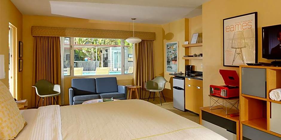 Orbit In - 21 and Over - A Town & Desert Boutique Hotel