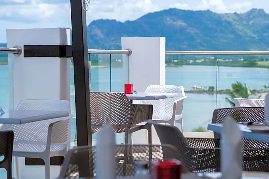 Ramada Suites by Wyndham Wailoaloa Beach Fiji
