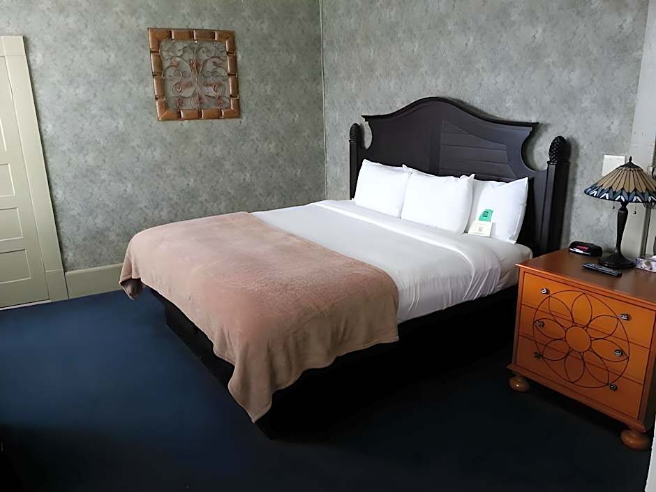 Photo 1 of 2 of 1 Bedroom King Suite