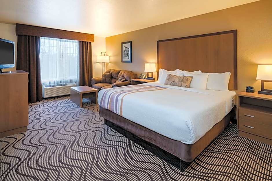 Best Western Plus Riverfront Hotel and Suites