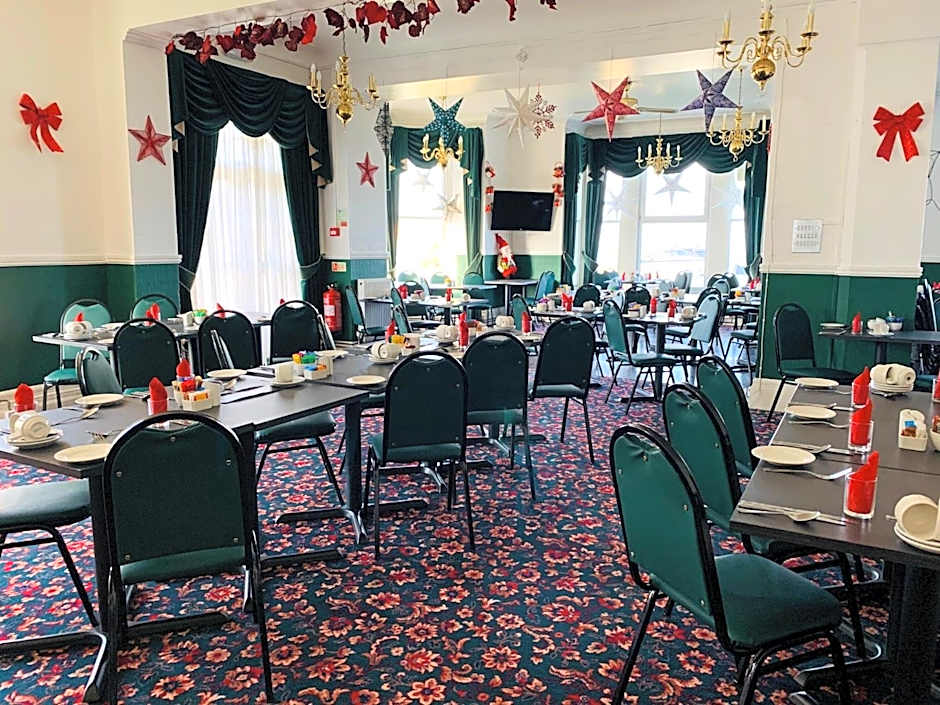 Four Oaks Hotel