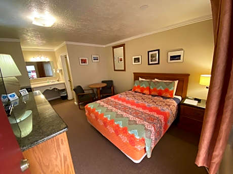 Deluxe Queen Room