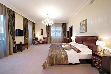 Premier Suite with River View