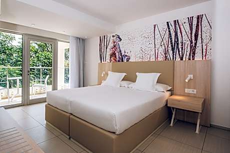 GARDEN VIEW 3 ADULTS