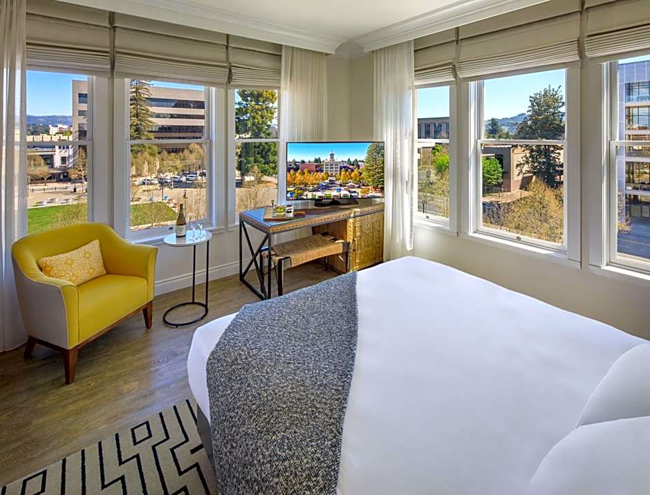 Hotel E