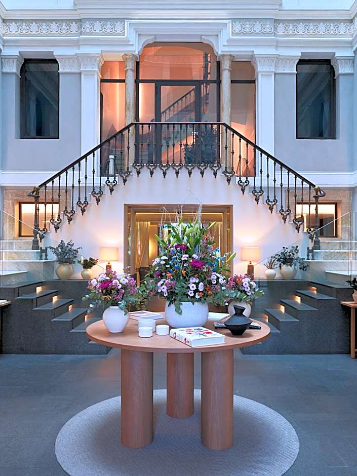 H10 Urquinaona Plaza