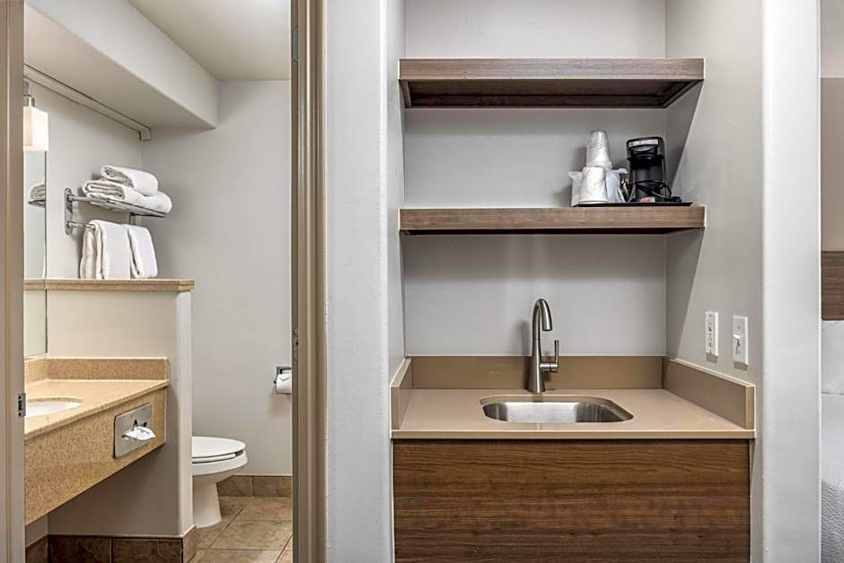 St. George Inn and Suites