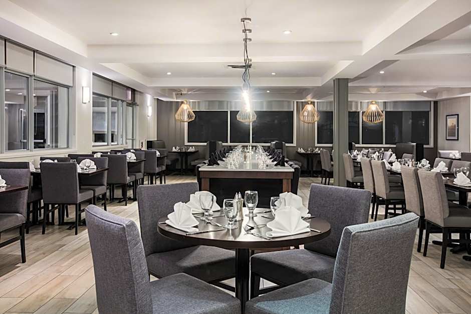 Holiday Inn & Suites Grande Prairie By IHG