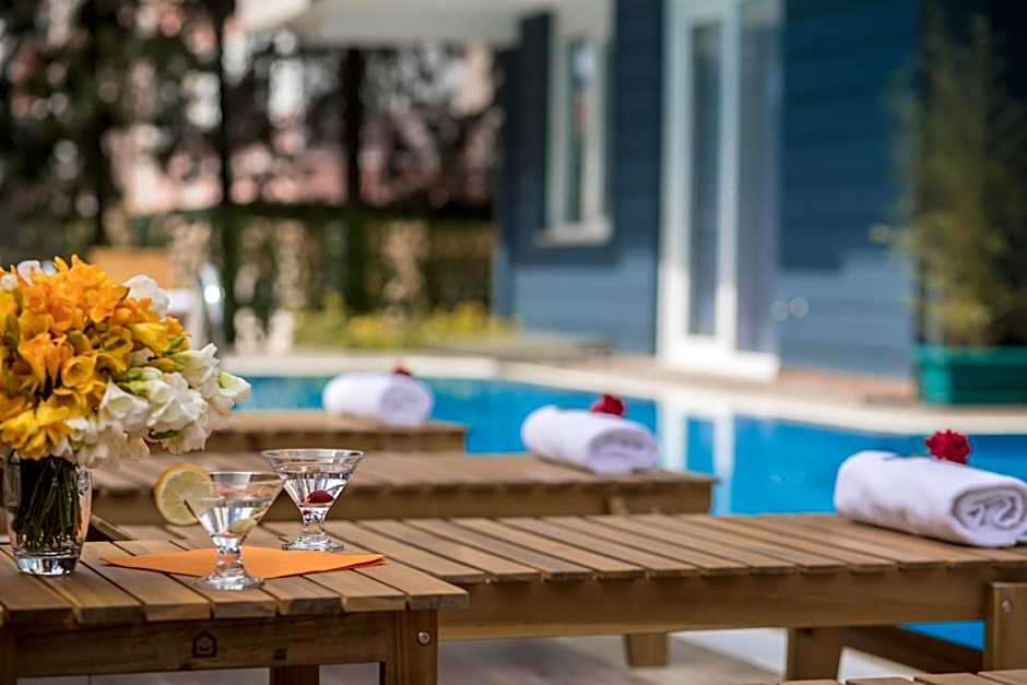 Elanis Suites