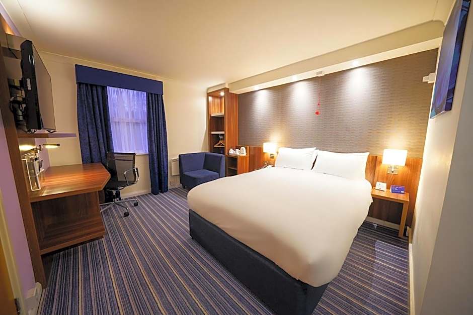 Holiday Inn Express Glenrothes By IHG