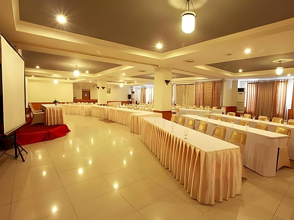 Plaza Hotel Tegal