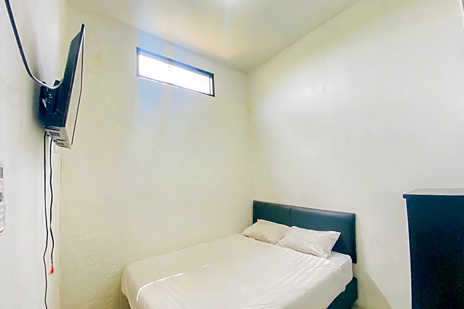 RedDoorz Syariah near Universitas Muhammadiyah Jember