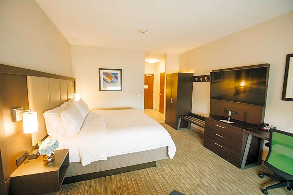 Holiday Inn Express and Suites Birmingham - Homewood By IHG
