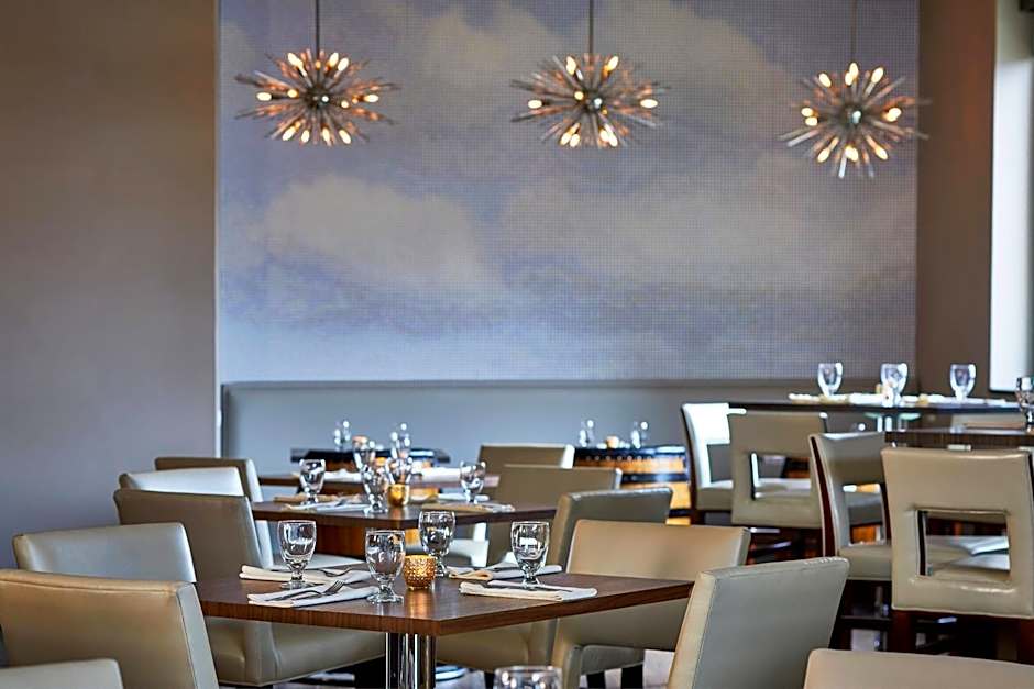 Renaissance Chicago Glenview Suites Hotel