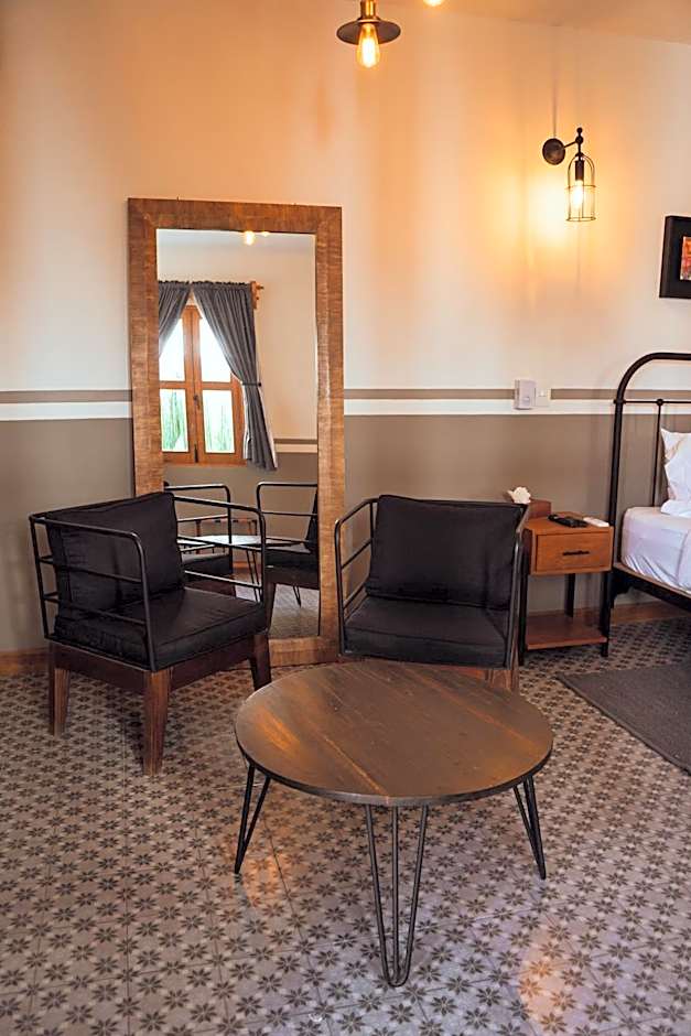 Clandestino Hotel Pila Seca