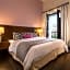 Decanter Hotel