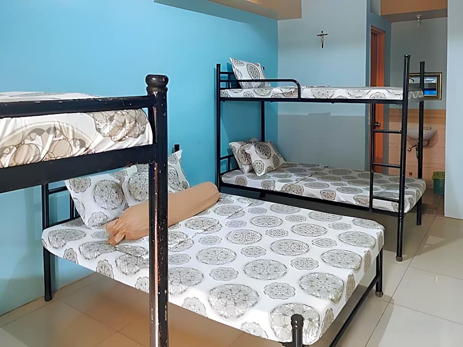 CM Apartelle Iloilo International Airport by RedDoorz