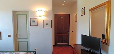 Queen Room with Pool View