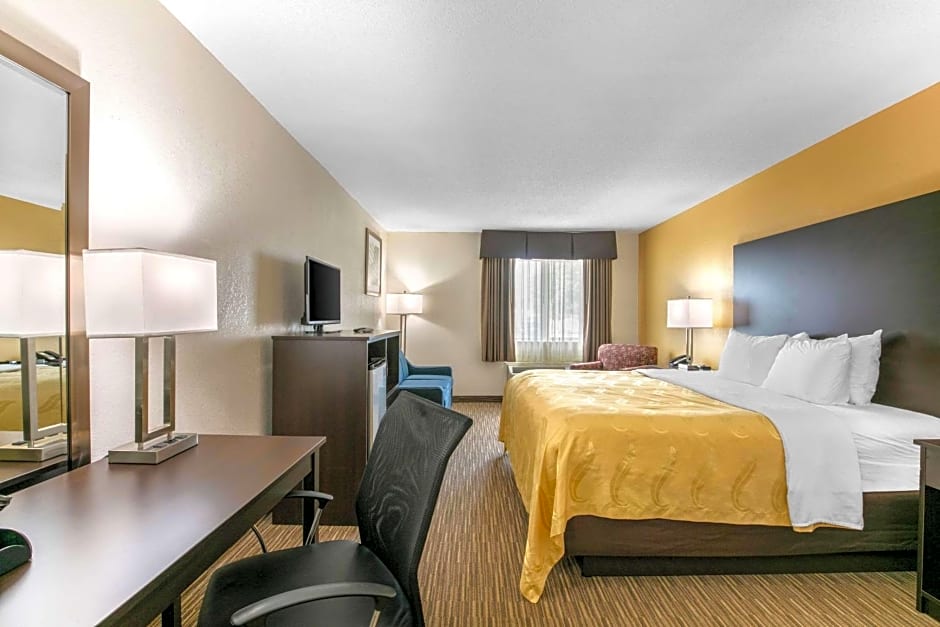 Quality Inn & Suites Metropolis I-24