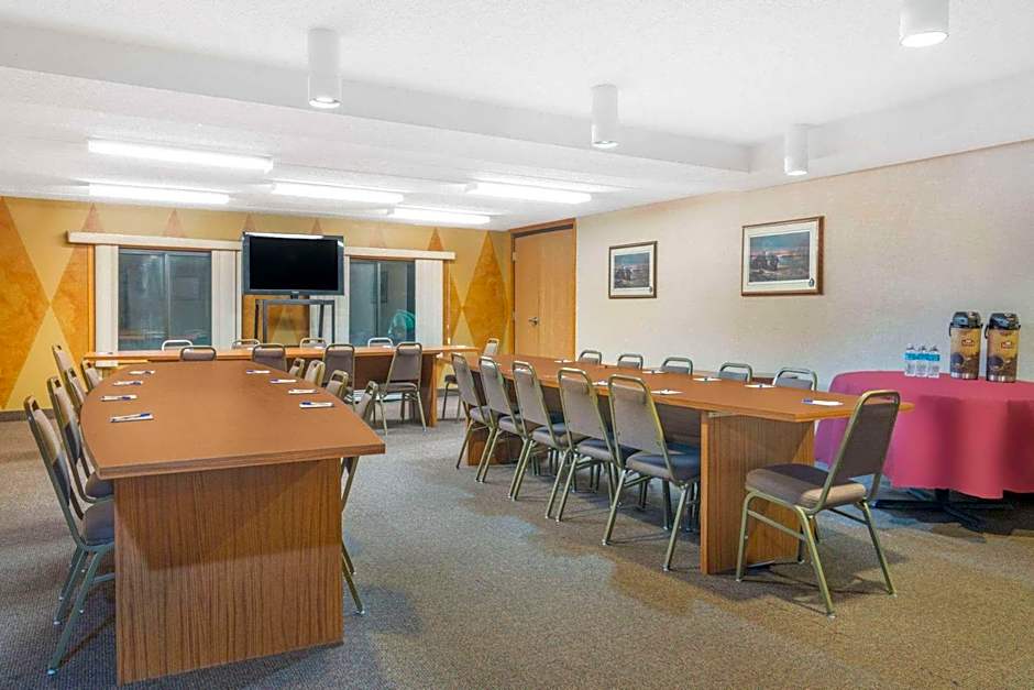 Baymont by Wyndham Kasson Rochester Area