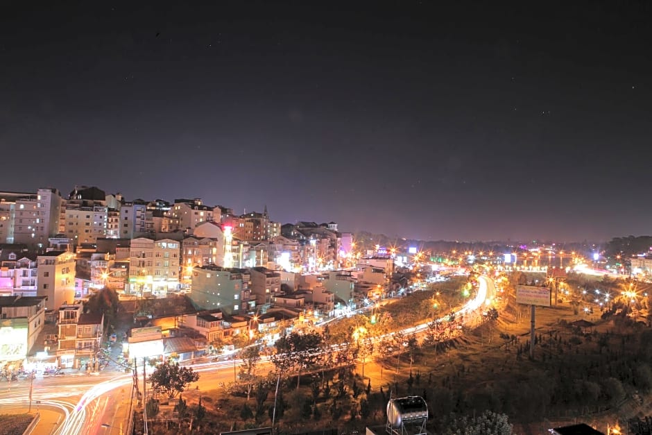 Hoang Minh Chau Ba Trieu