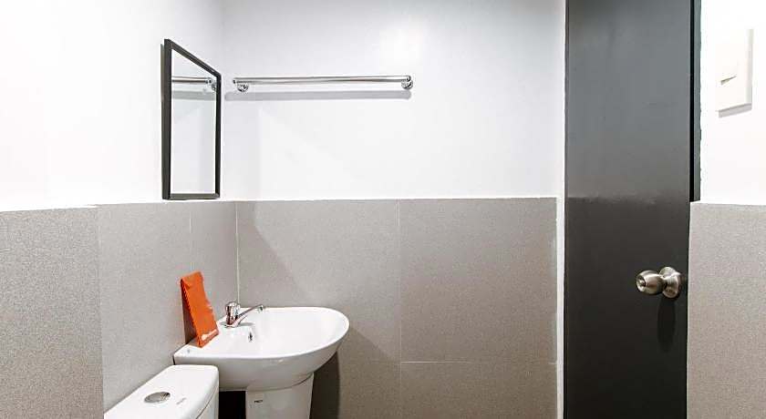 RedDoorz @ KBL Transient Inn San Fernando