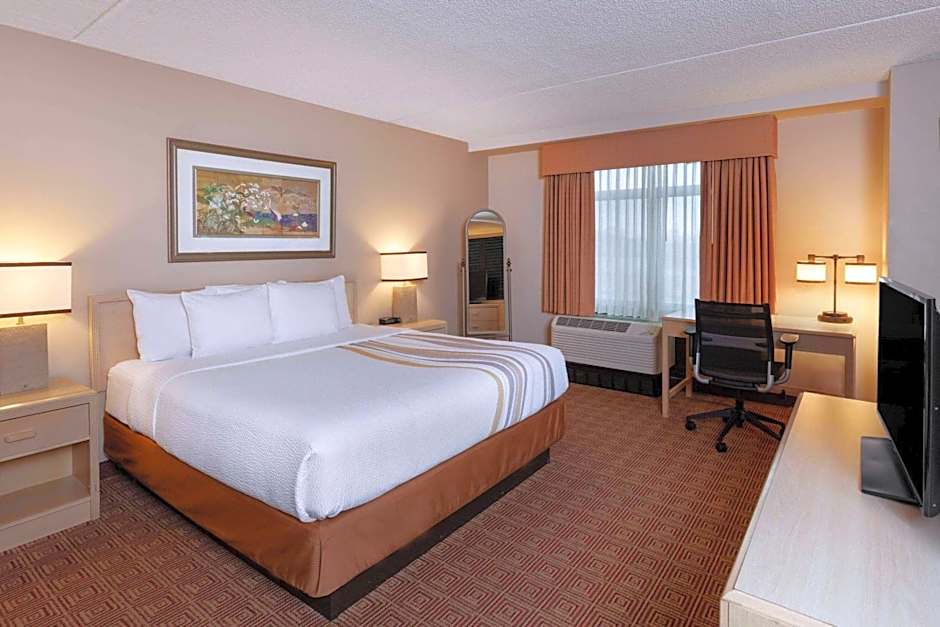 La Quinta Inn & Suites by Wyndham Garden City