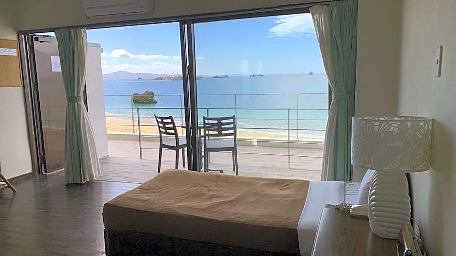 Hotel & Restaurant On the Beach Lue