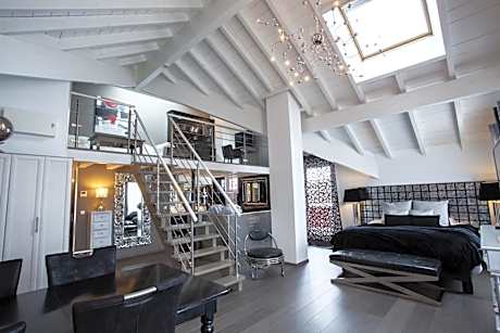 Deluxe Suite with Spa Bath