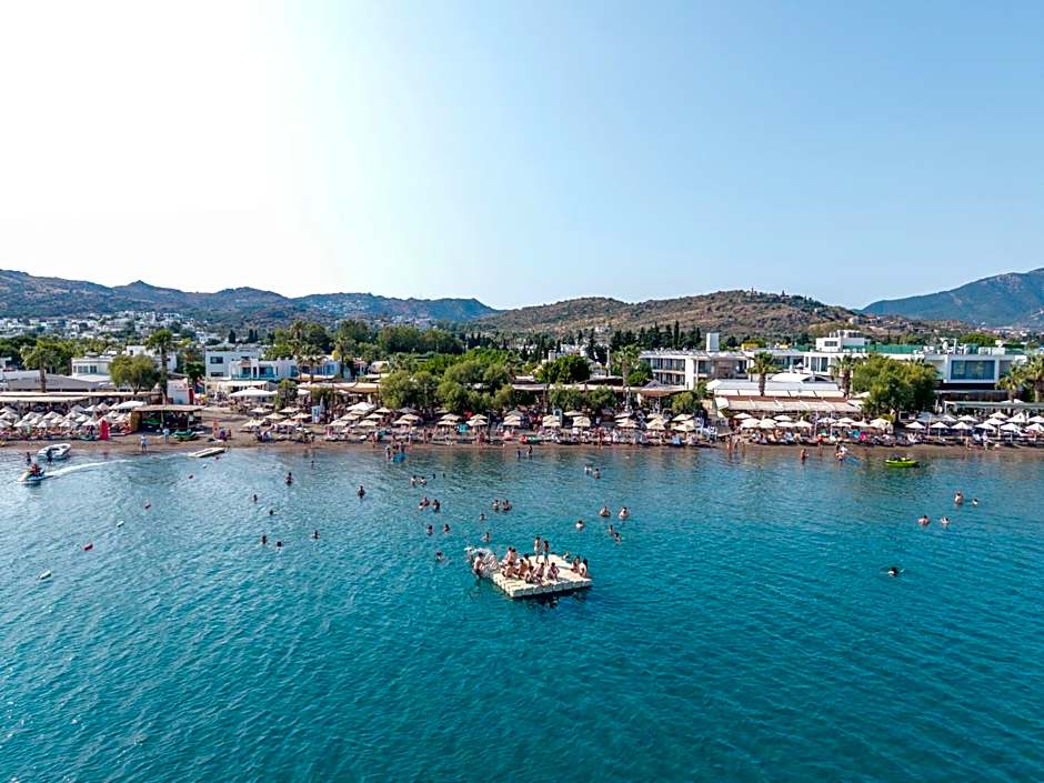 Kefi Beach & Suites