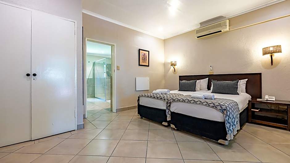 Hotel Numbi and Garden Suites